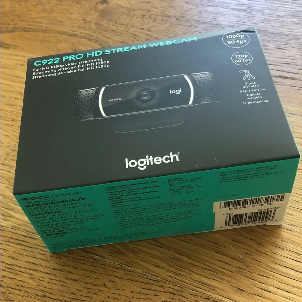 Logitech C922 Pro HD Stream Webcam - Black with Silver Accents